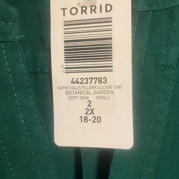 NWT Torrid Harper Challis Pullover Tunic Top Green | Size 2X (18–20) - Picture 5 of 5
